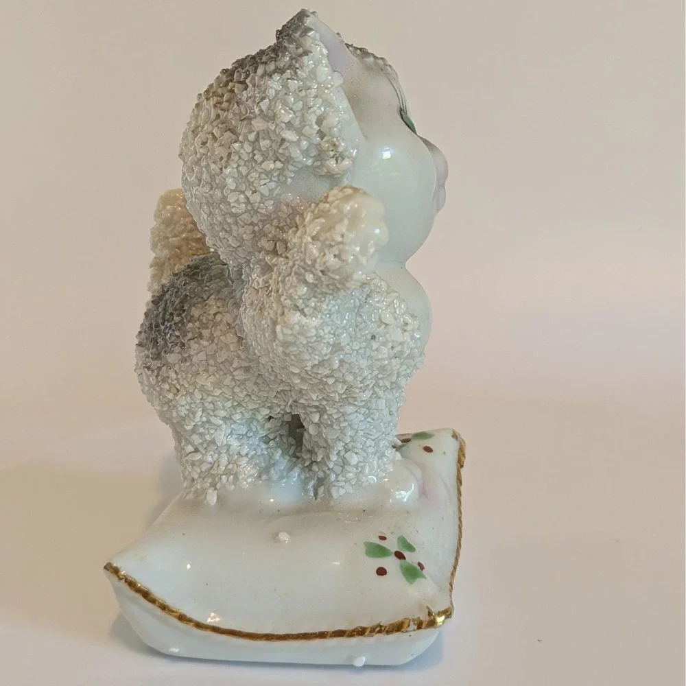 Vintage Victoria Ceramic Sugar Textured Cats On‎ Pillows Salt & Pepper Japan MCM